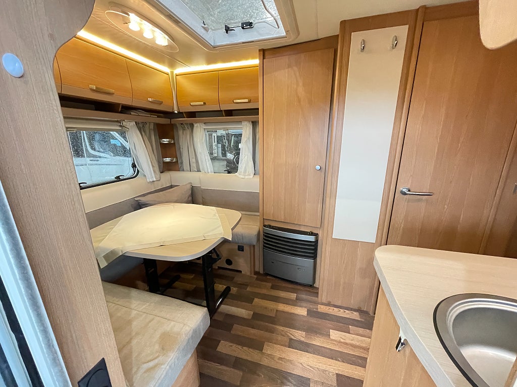 Knaus 500 Sport /Markis/1500kg totalvikt/Smidig resevagn/Långbäddar - Knaus