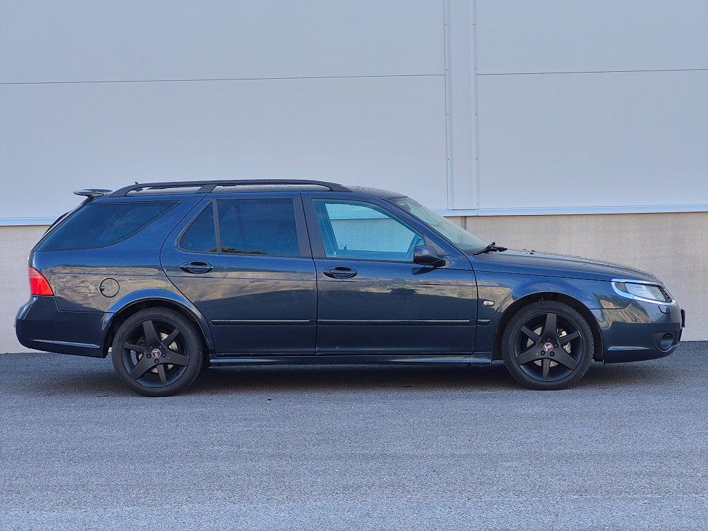Saab 9-5 SportCombi 2.0t BioPower Linear automat årsskatt 1900kr