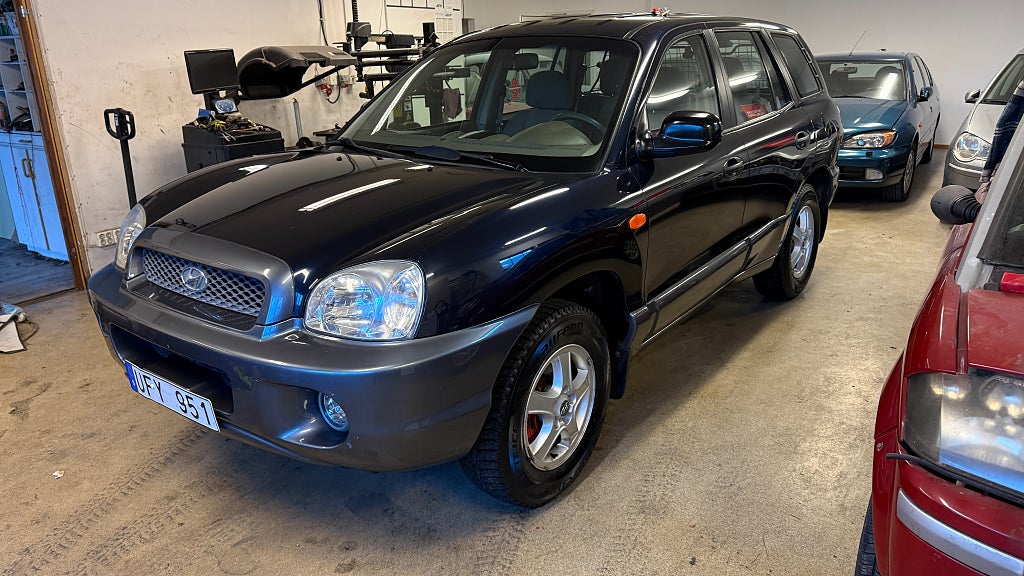 Hyundai Santa Fe 2.4 4WD Ny- Besiktigad Dragkrok Låg mil en-ägare 