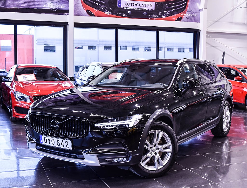 Volvo V90 Cross Country D4 AWD Geartronic Pro|Panorama|B-Kamera|Välutrustad