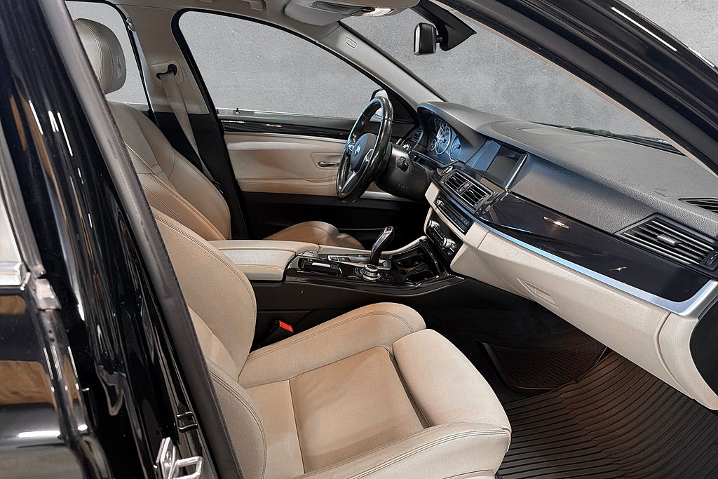BMW 520d xDrive Touring Steptronic B-Kamera Dragkrok 2-Ägare