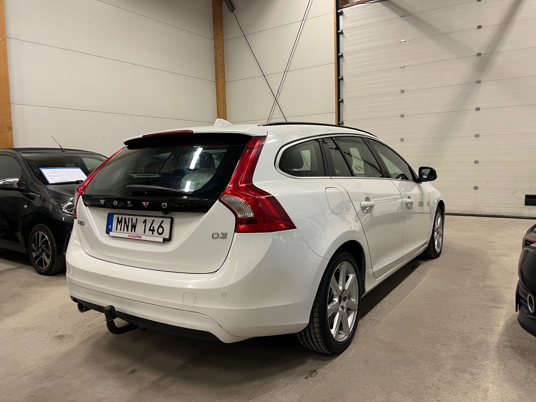 Volvo V60 2016, photo 4/45