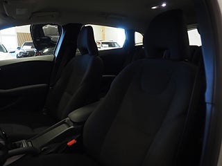 Halvkombi Volvo V40 17 av 20