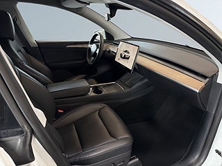 Tesla Model Y Performance Performance S&V-Hjul/Drag/Värmepump/Pano – bild 10