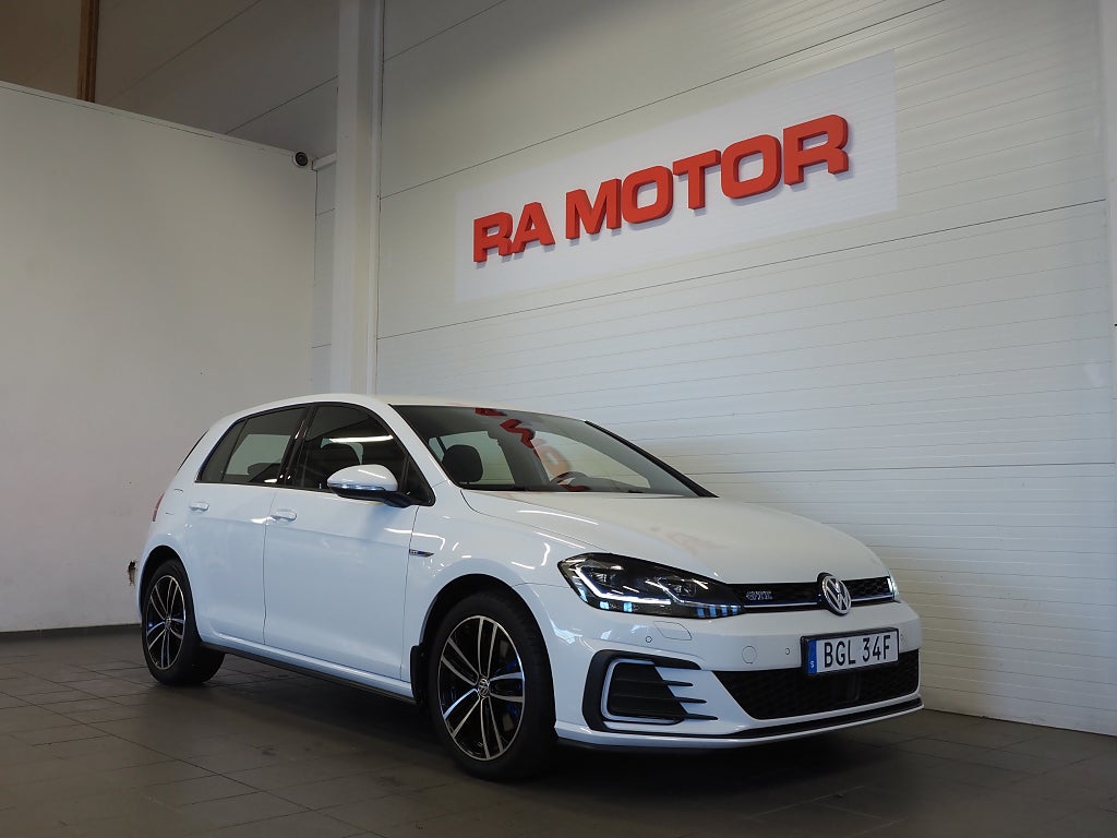 Volkswagen Golf GTE 1.4 TSI 204hk Plug-In Hybrid | Värmare | 2020