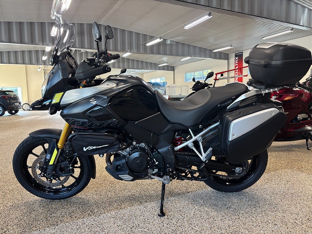 Suzuki V-Storm 1000 