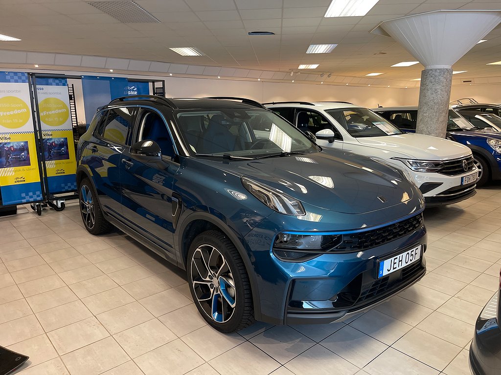 Lynk & Co 01 PHEV DCT /PANO/NAVI/V-HJUL/360/ 1400 MIL 