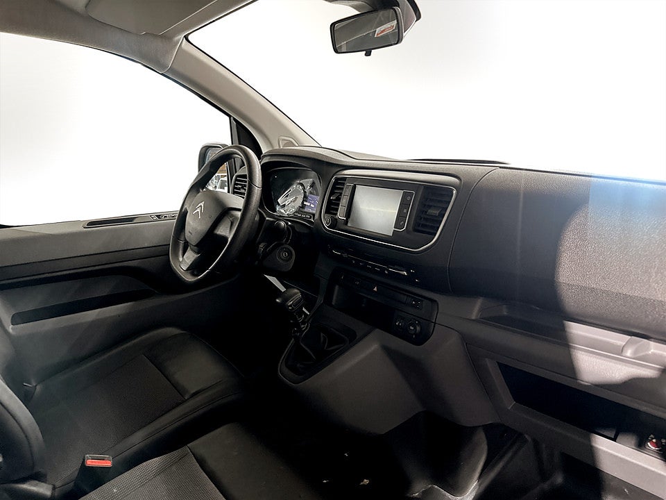 Bild på Citroën Jumpy PRO Business 2.0 BHDi 122hk MOTORVÄRMARE