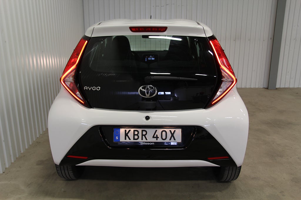 Toyota Aygo 5-dörrar 1.0 VVT-i X-PLAY mycket fin