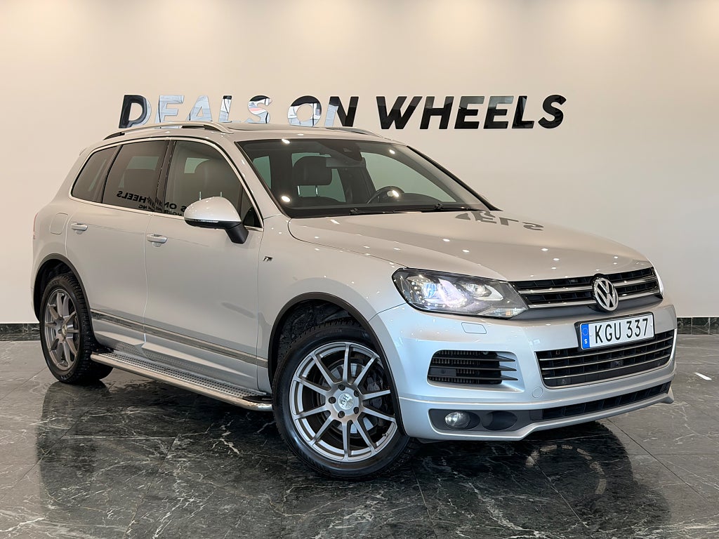 Volkswagen Touareg 3.0 V6 TDI DPF BMT R-Line/Navi/Drag/Pano//360 k/D-vär