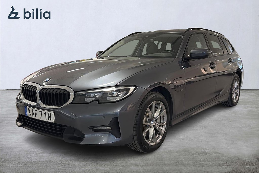 BMW 330e xDrive Touring Sportline | Drag | Rattvärme | 17"