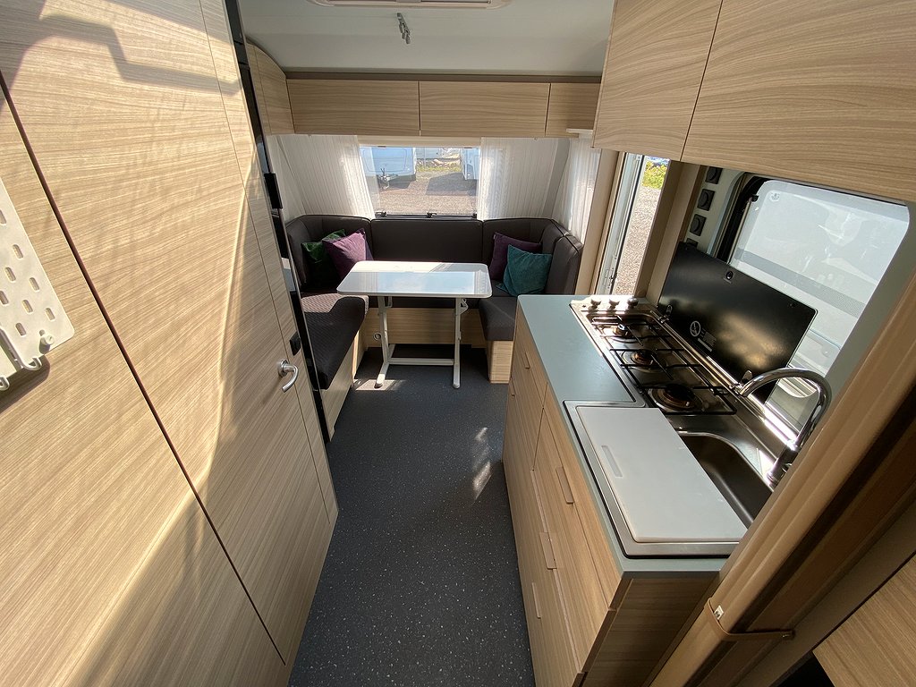 Adria Altea 502 UL / Långbädd / EL-patron / Golvvärme/1500kg - Adria