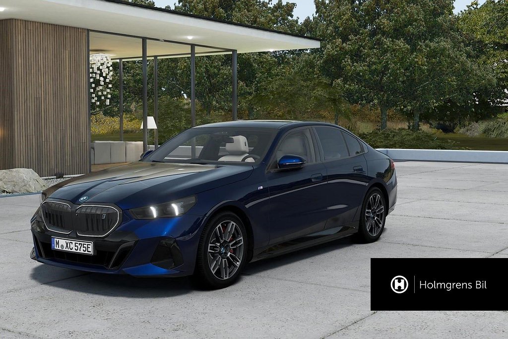 BMW i5 eDrive40 M Sport Pro Innovation Travel Komfortstol Panorama Drag