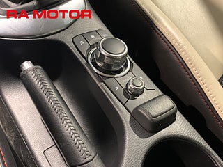 Halvkombi Mazda 2 20 av 24
