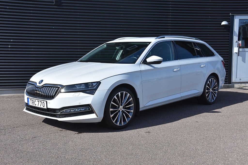Skoda Superb iV Kombi 1.4 TSI iV Business L&K Dragkrok, Värmare Eu6