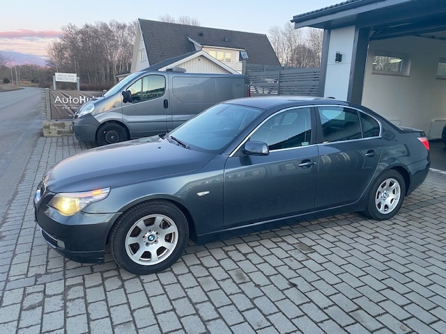 BMW 523