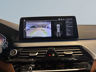 BMW 530e xDrive Touring MOMS Drag Kamera Rattvärme Navi S&V-däck