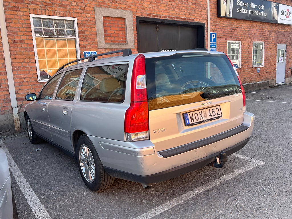 Volvo V70 2.4 170hk Automat Läder Dragkrok