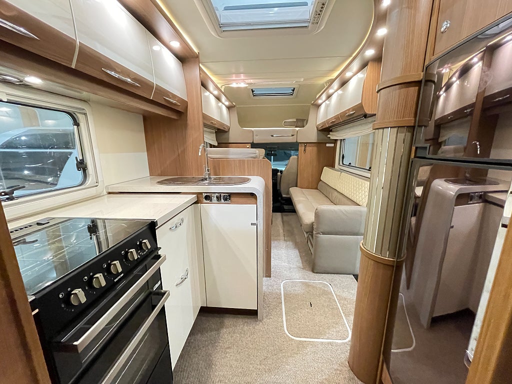 Bürstner Argos 747 /ALDE / Hyd-stöd / AC / Drag / Litium / Inverter / Aut - Bürstner