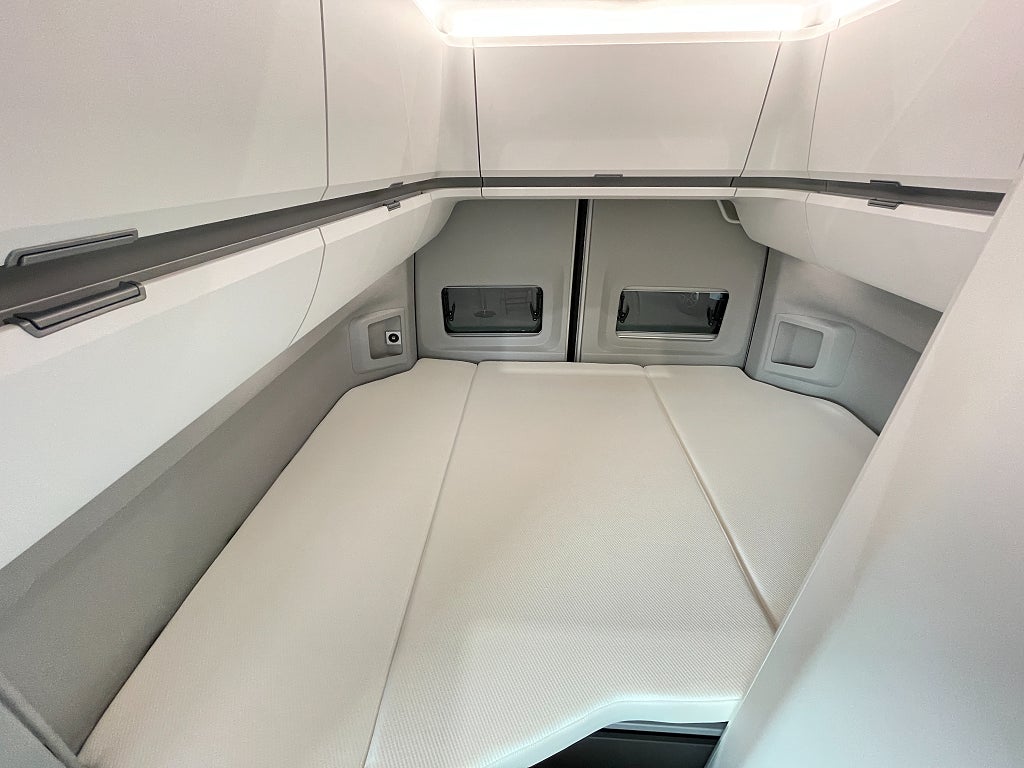 Volkswagen Grand California 600 / Under 6m / Taksäng / Automat / B-kort / E - Volkswagen