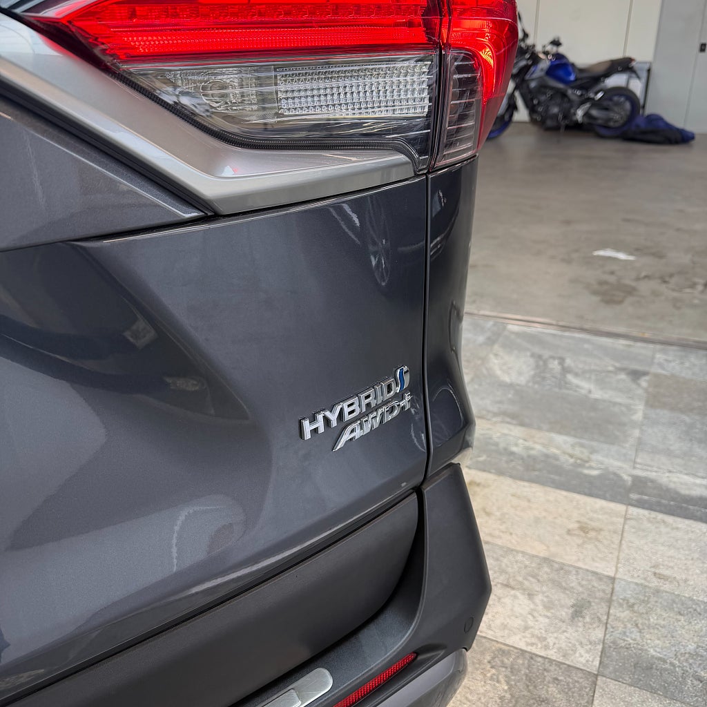Toyota RAV4 Hybrid AWD-i E-CVT Executive Carplay Backkamera 222hk