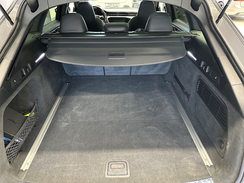 Audi RS6 6 Avant B&O/PANO/MATRIX/VALCONA/22"/Sv.Såld/360