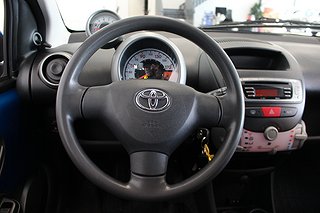 Halvkombi Toyota Aygo 9 av 15