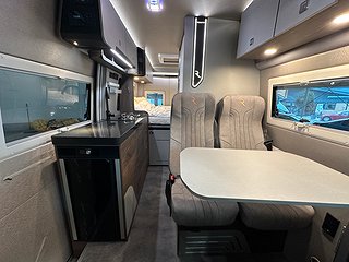 Husbil-halvintegrerad Robeta Adonis Mercedes 4x4 190HK AUT 7 av 27