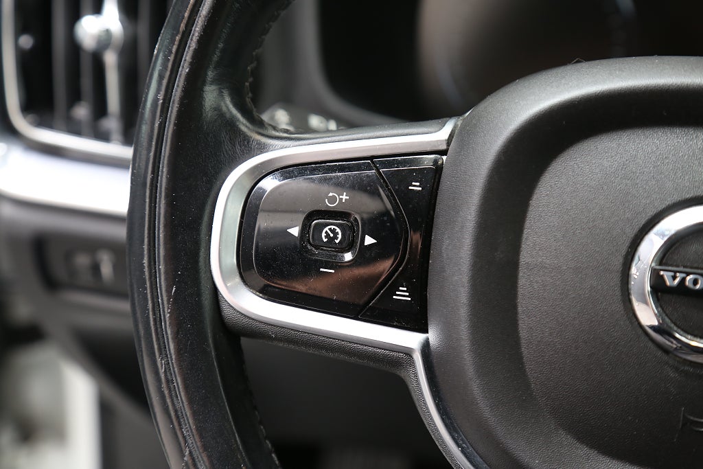 Volvo V60 B4 Diesel 197hk Momentum Advanced SE Aut Drag Leasbar 2021