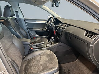 Skoda Octavia Scout 2.0 TDI 4x4 Premium Drag CANTON Kamera Mvärm Navi S&V