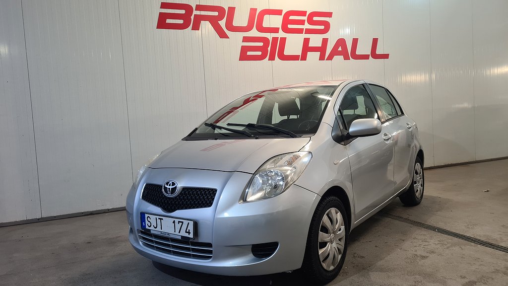 Toyota Yaris 1.3. AUTOMAT, LÅGMIL (7800 MIL)......