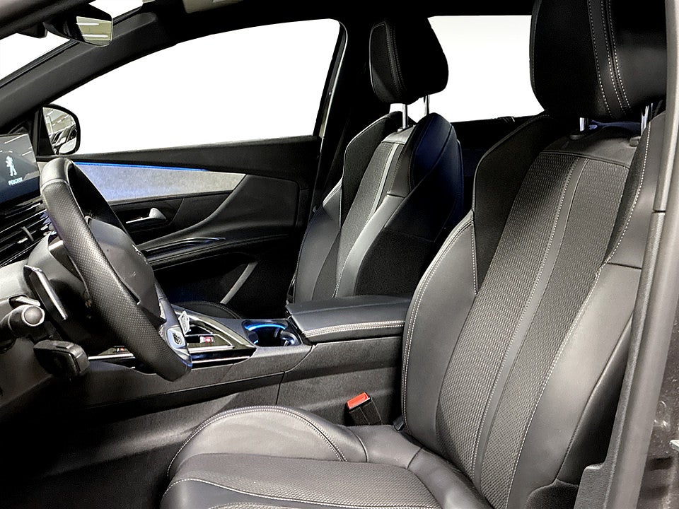 Bild på Peugeot 5008 GT 1.2 PT 130hk Aut 7-SITS CARPLAY NAVI