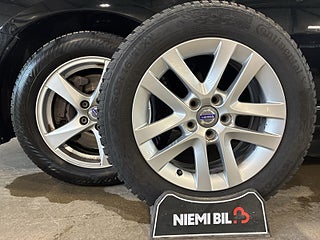Volvo V60 D4 AWD Aut Värmare Ccokpit Farthållare Nyserv Psens S&V – bild 17