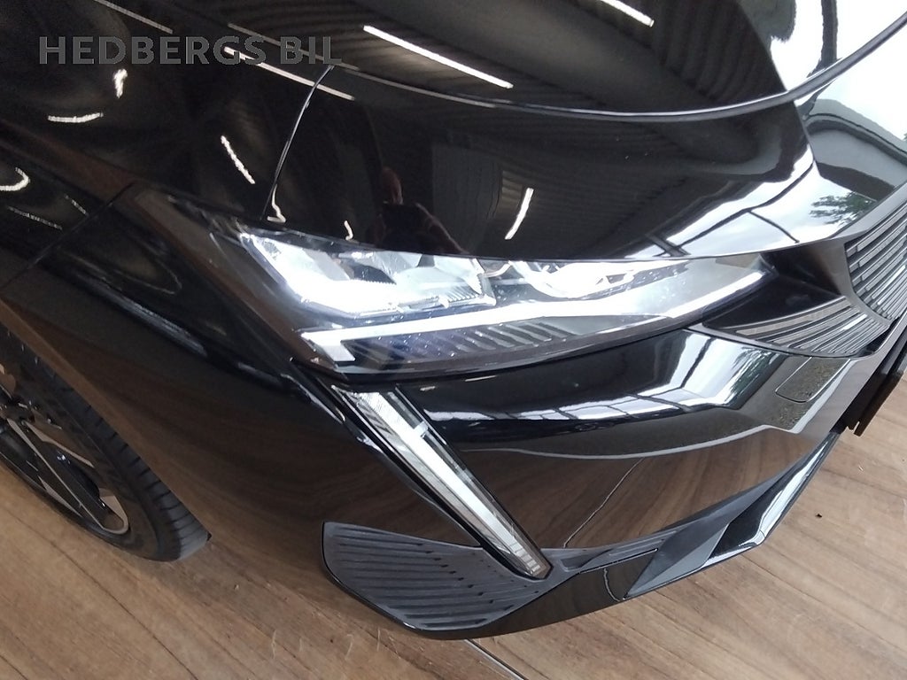 Peugeot 308 sw Hybrid 145 1.2 PureTech -DSC Allure thumbnail