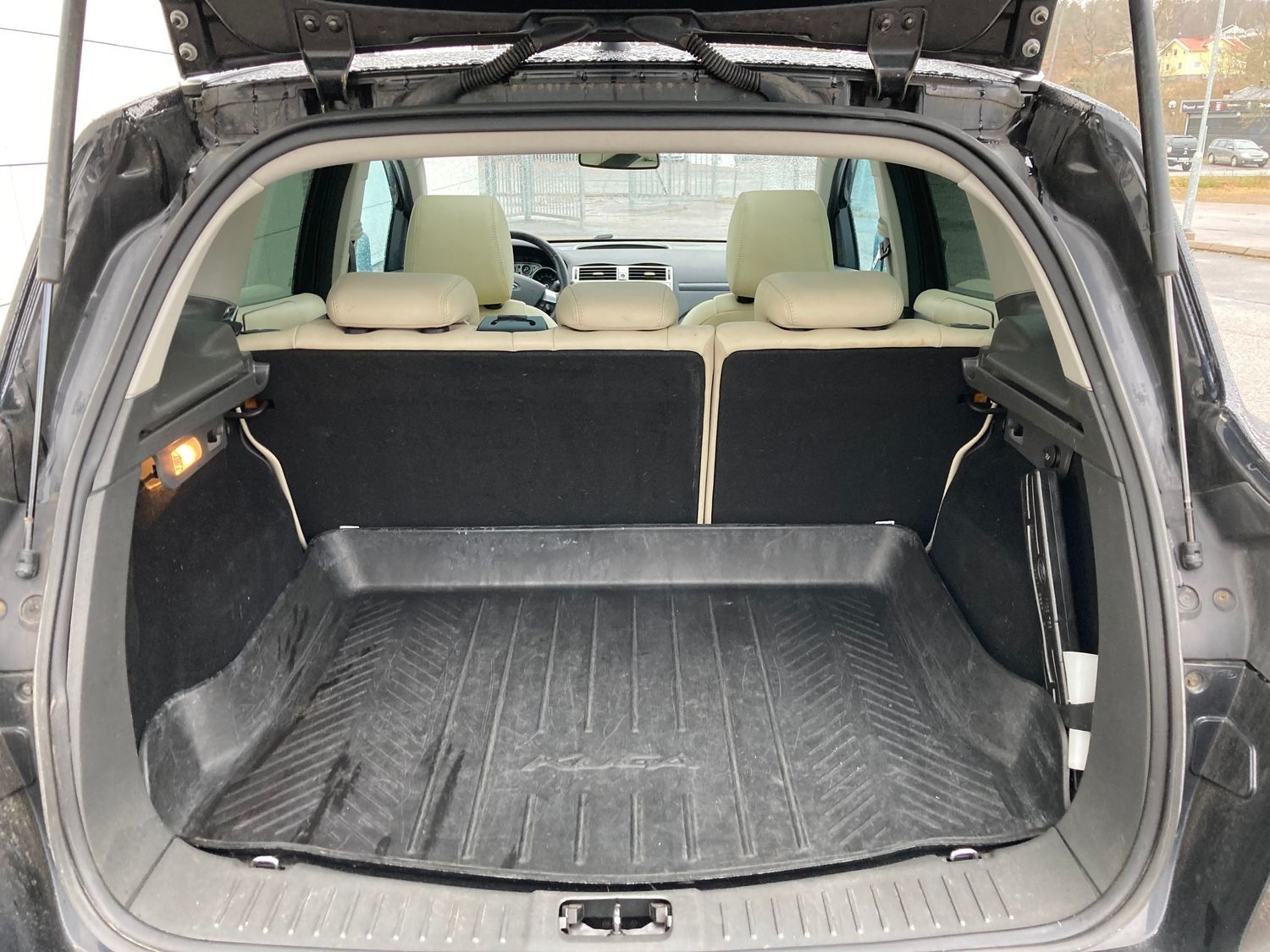 Ford Kuga 2010, photo 5/44
