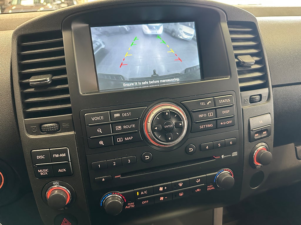 Nissan Navara Dubbelhytt 3.0 dCi V6 4x4 231 Hk Moms bil thumbnail