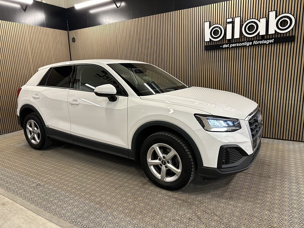 Audi Q2 35 TFSI PROLINE 150 HK 6-VÄXLAD CARPLAY