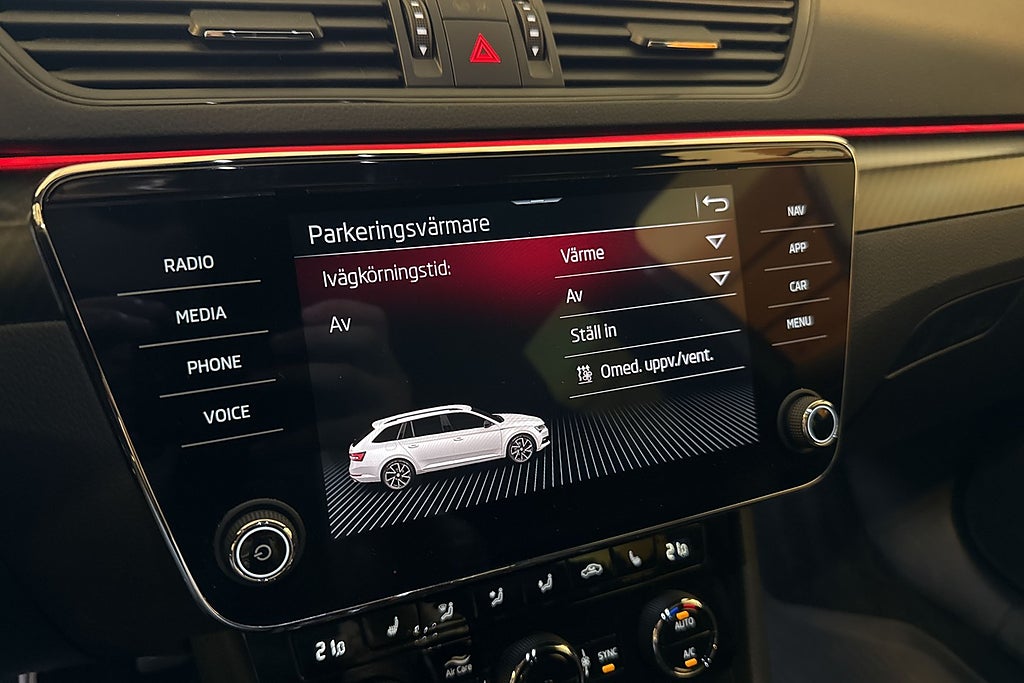 Skoda Superb Kombi 2.0 TDI 4x4 Business Sportline Drag Värmare Kamer miniatyr 11