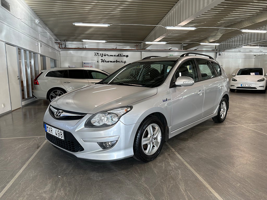 Hyundai i30 cw 1.6 CRDi Business 6-vxl Nybesiktigad Bränslesnål 