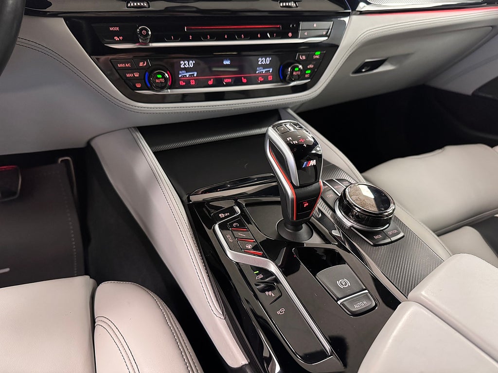 BMW M5 2018 - miniatyr 7
