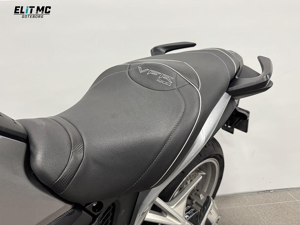 Honda Powersports VFR1200F 2010 - miniatyr 16