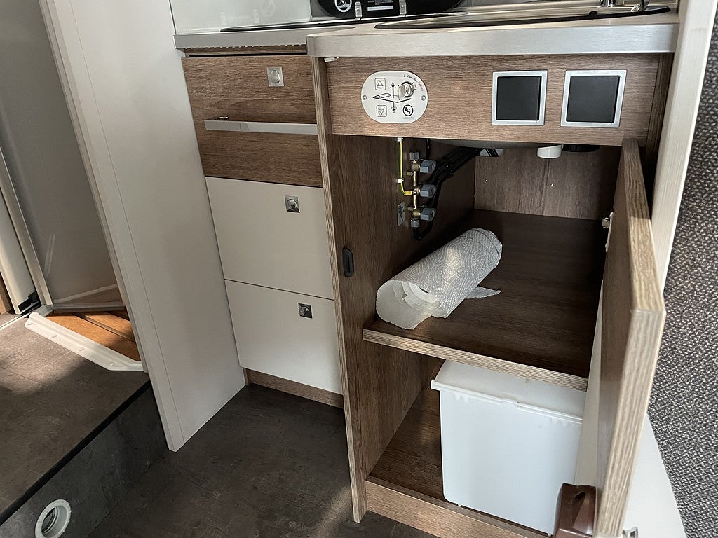 Dethleffs Trend 7057 / B-körkort / Taksäng / Långbädd / Garage / 4495kr/må - Dethleffs