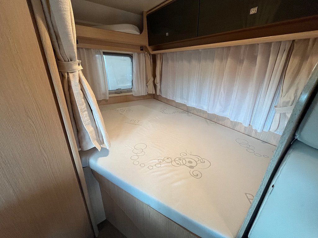 RIMOR Dynamic / Solcell / 6 bältad / B-körkort / 4 bäddar - RIMOR