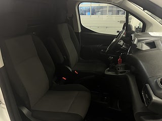 Toyota ProAce City 1.5D Skåpbil/SoV-däck/MoK-värm/Psens/MOMS