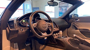 Audi R8 från 2013 har en V10-motor som levererar 525 hästkrafter. 