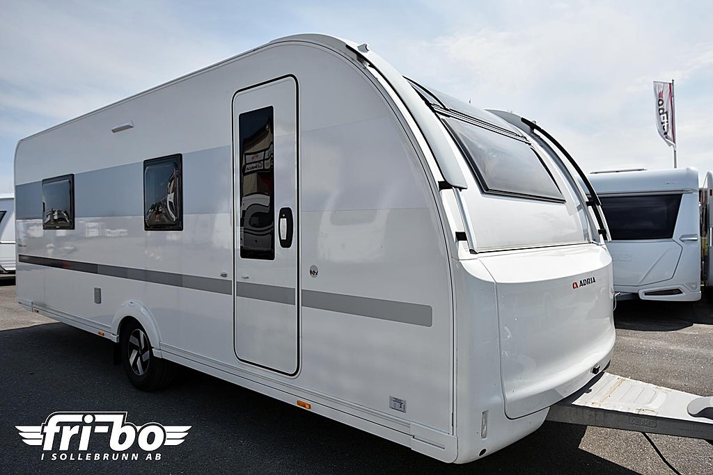 Adria 613 HT ADORA, Långbädd