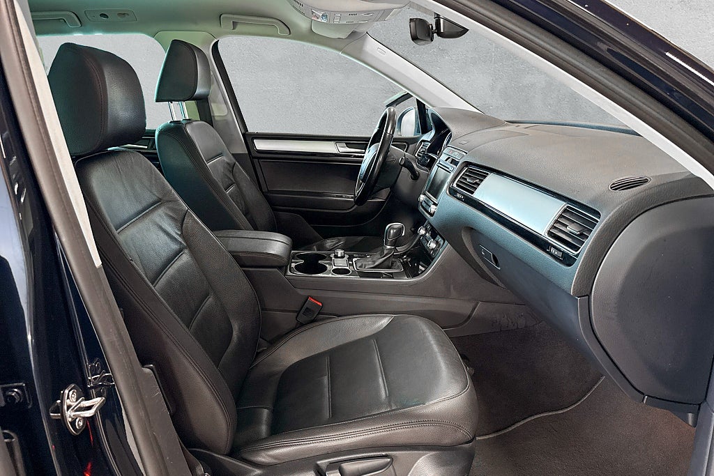 Volkswagen Touareg 3.0 V6 TDI DPF BMT 4Motion R-Line B-Kamera  2-ägare