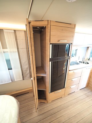 Husvagn, 2-axl Knaus Südwind 650 UX 60 Year 12 av 17