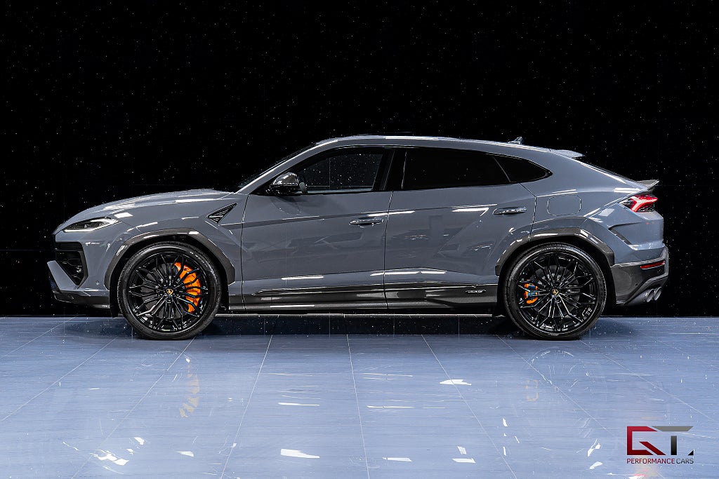 Lamborghini Urus SE 2026 MOMS Full Carbon 23" Grigio Telesto Pano B&O-3D