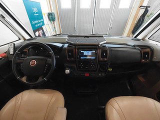 Husbil-integrerad Kabe TM I 910 GB 22 av 23